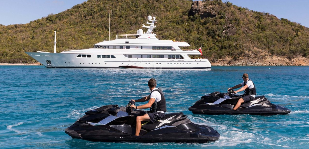 charter-fos-yacht
